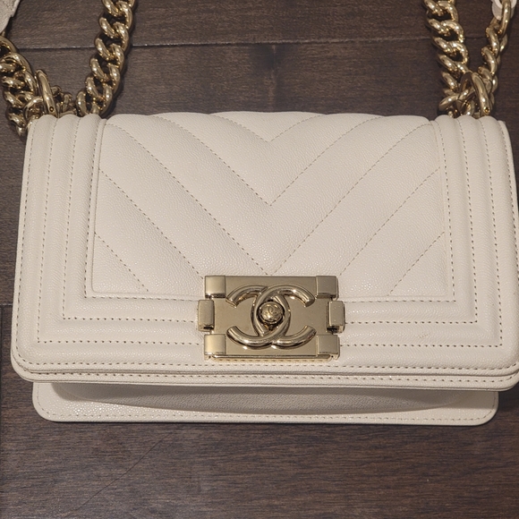 CHANEL SMALL BOY BAG (WHITE W/GOLD) - Picture 16 of 16